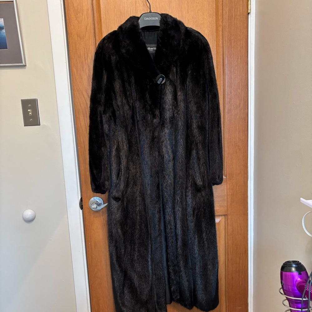 Black glama ranch Mink coat